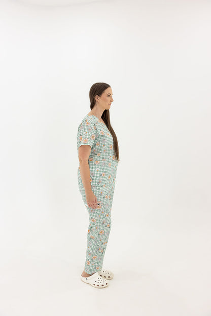 DAISY DAYDREAM SCRUB SET