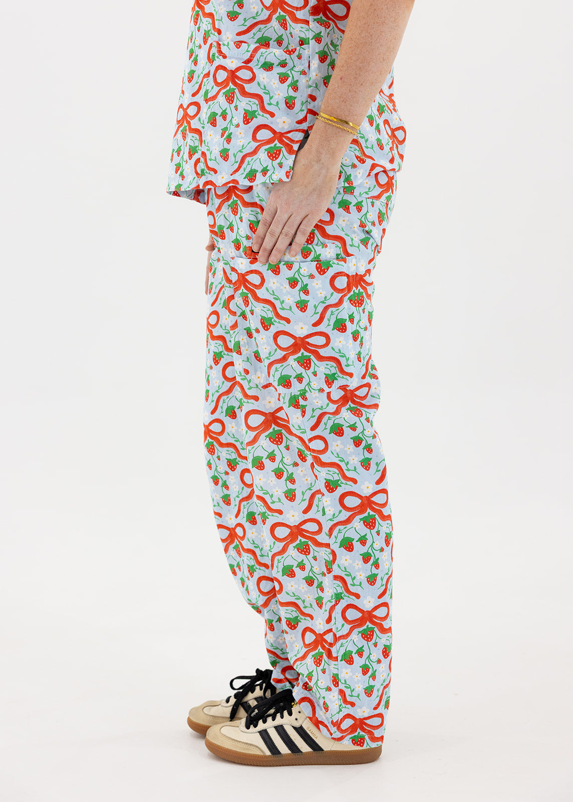 STRAWBERRY FIELDS SCRUB SET