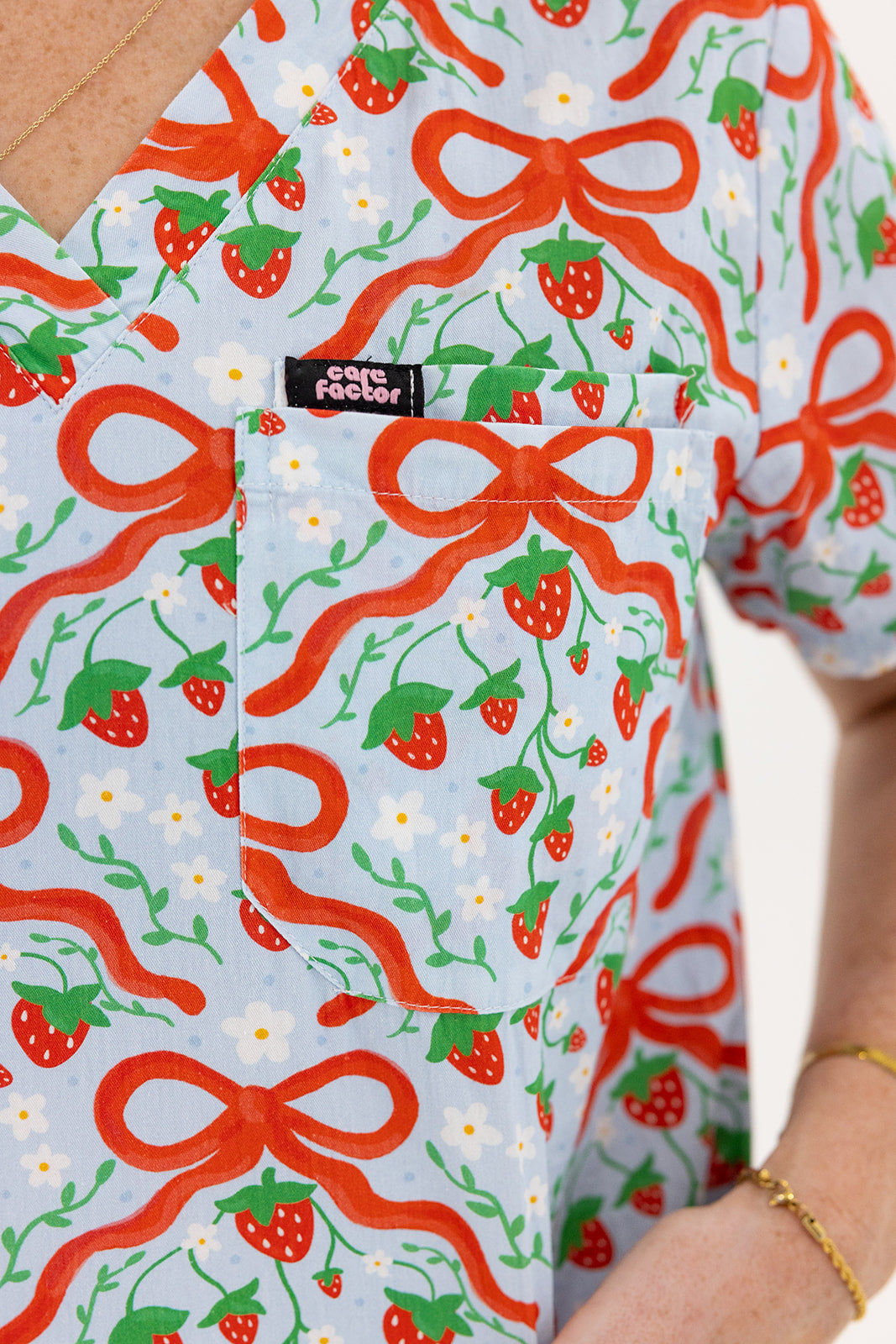 STRAWBERRY FIELDS SCRUB SET