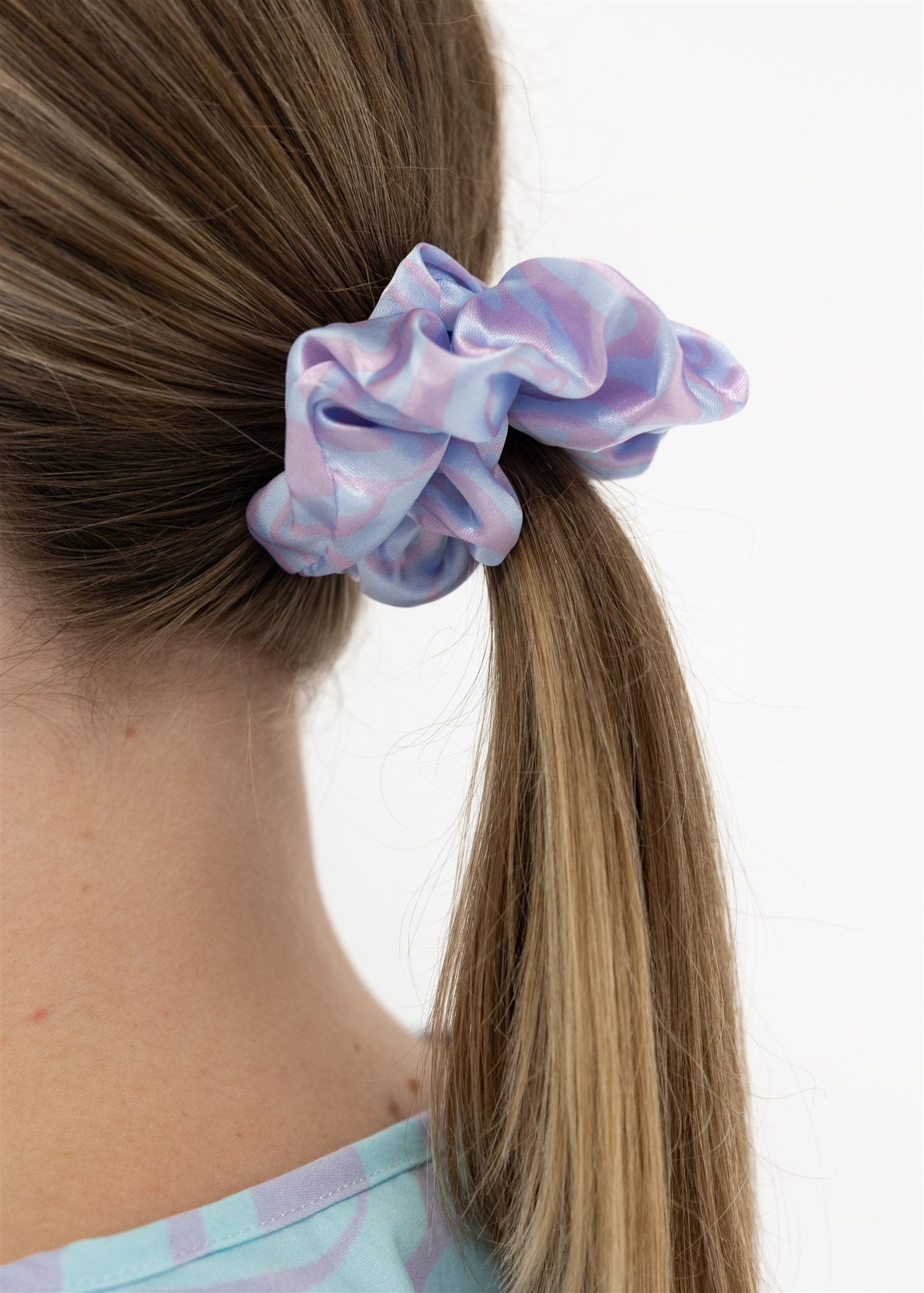 MAKING WAVES SCRUNCHIE
