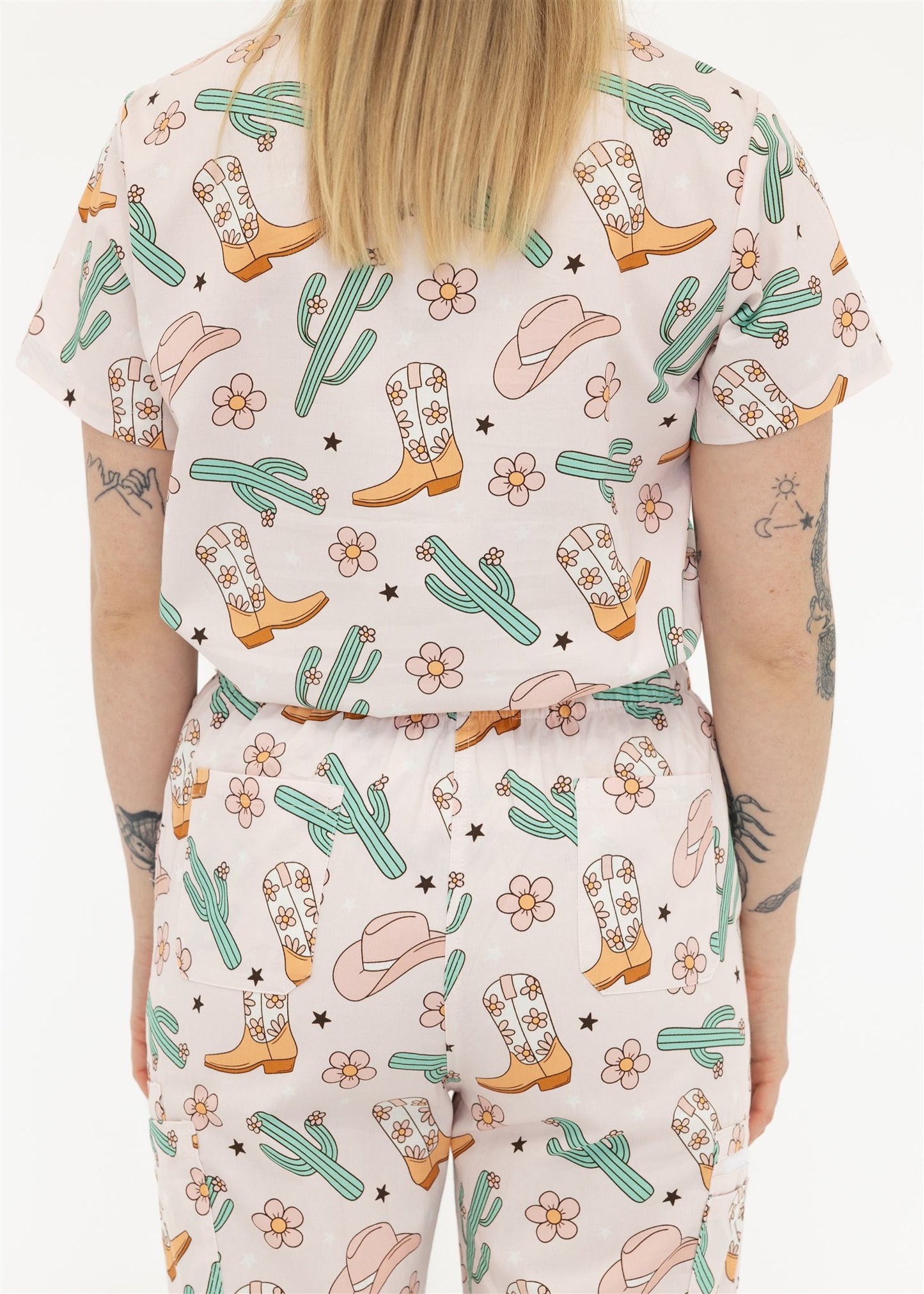 COWGIRL SCRUB SET BACK
