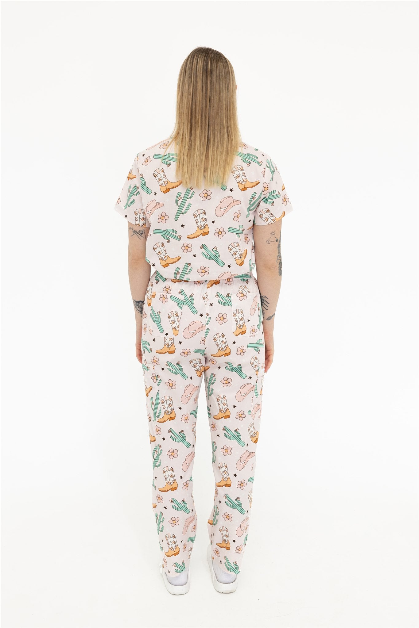 COWGIRL SCRUB SET BACK