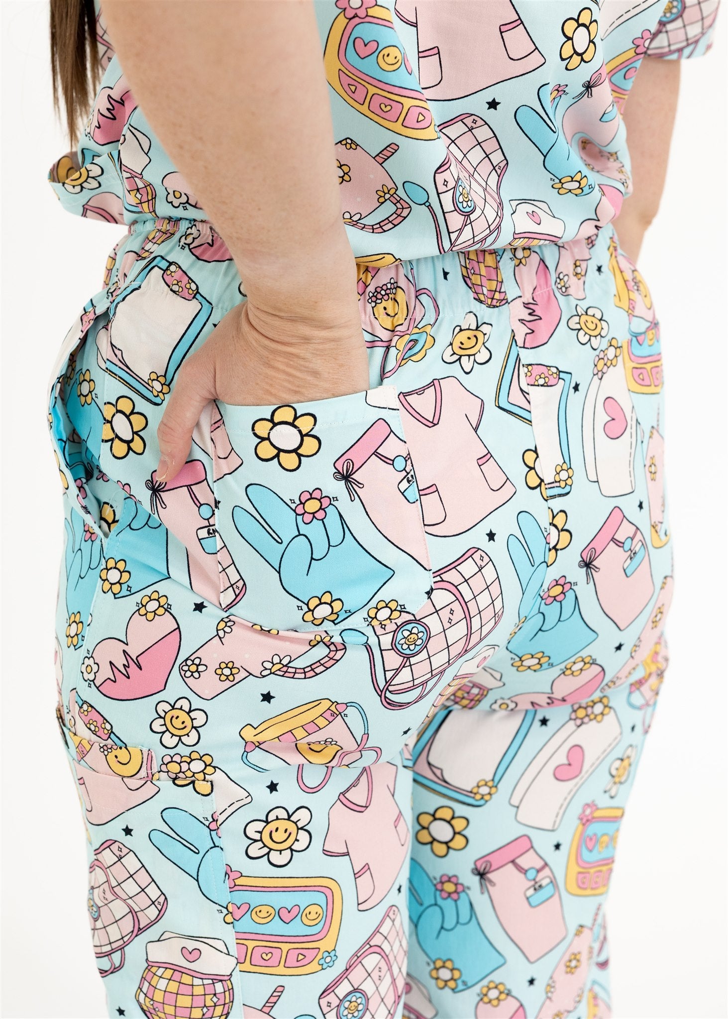 NURSE LIFE SCRUB SET BACK POCKET